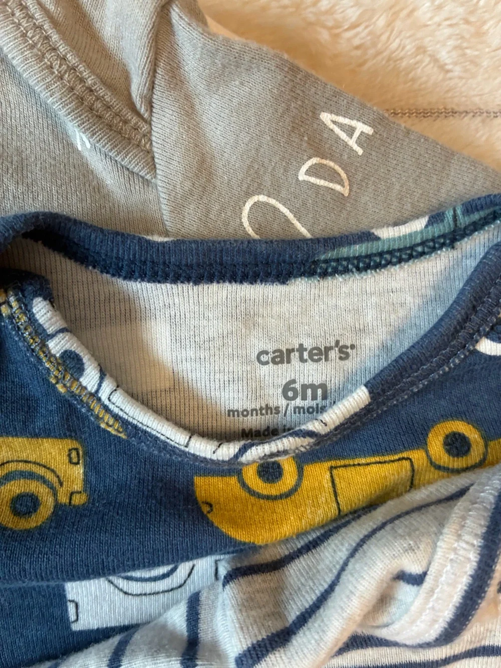 Carter’s 6M Long Sleeve Onesie Bundle — Set of 7 🤍